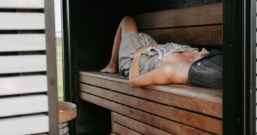 サウナで「整う」とは？脳科学で解明する整いのメカニズムと効果的な入り方ガイド