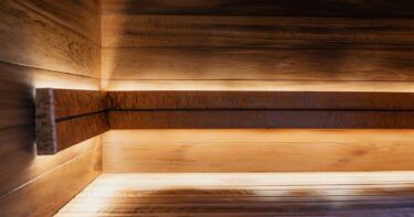 朝サウナvs夜サウナ｜時間帯で変わる効果の違いと目的別おすすめの入り方